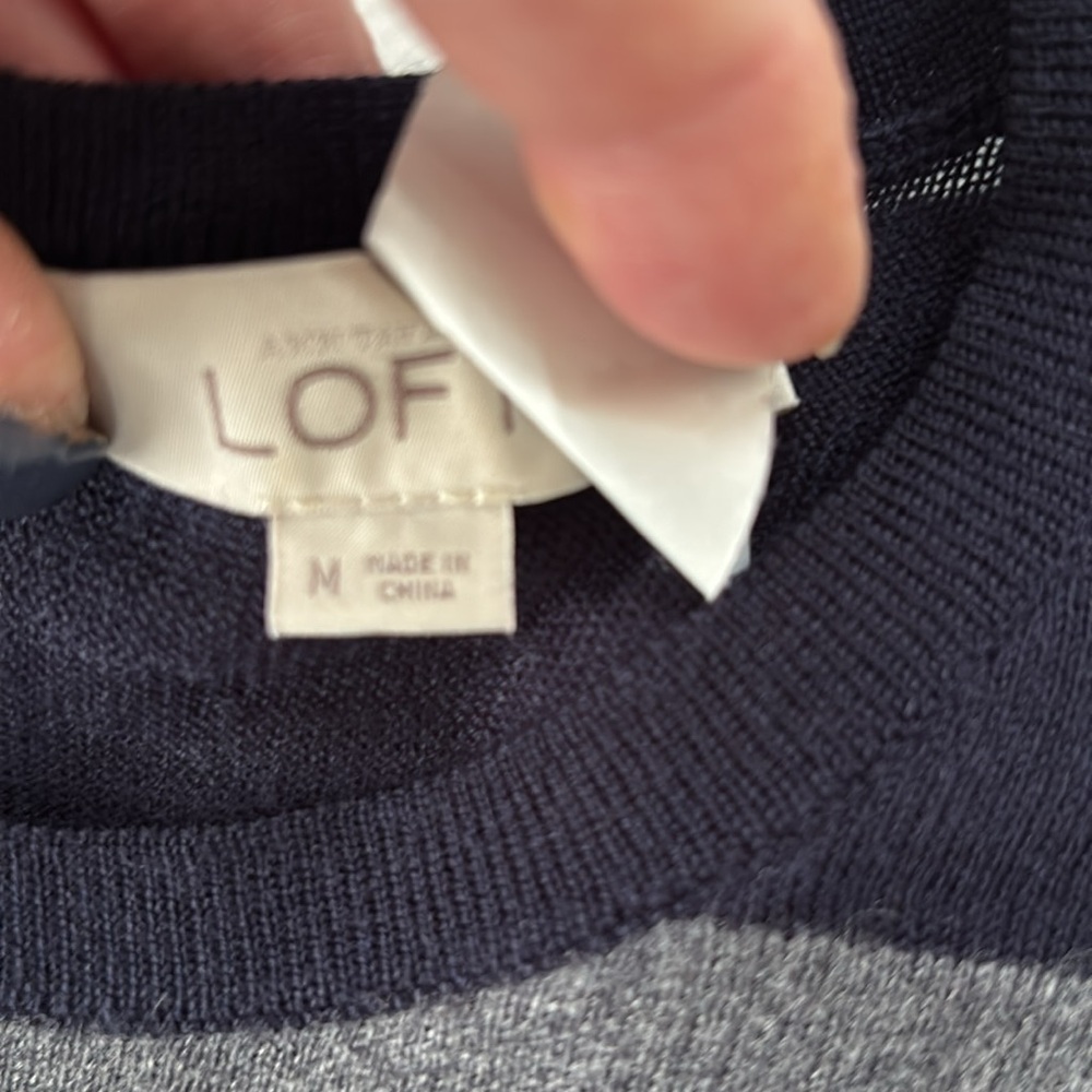 LOFT LIGHTWEIGHT SHORT SLEEVE SWEATER SIZE M - Picture 3 of 3